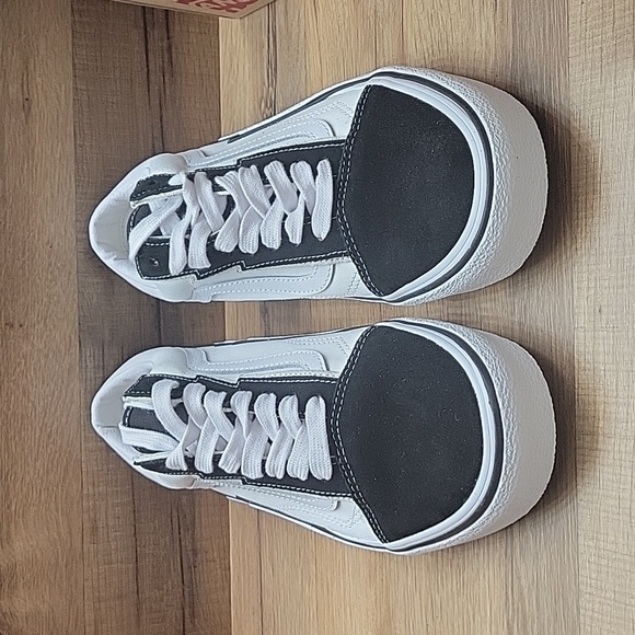 Vans. Old school bolt Brand new in the box authentic uper textile. - Picture 5 of 12